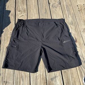 Cargo Black Men's Cargo Shorts with Zip Pockets